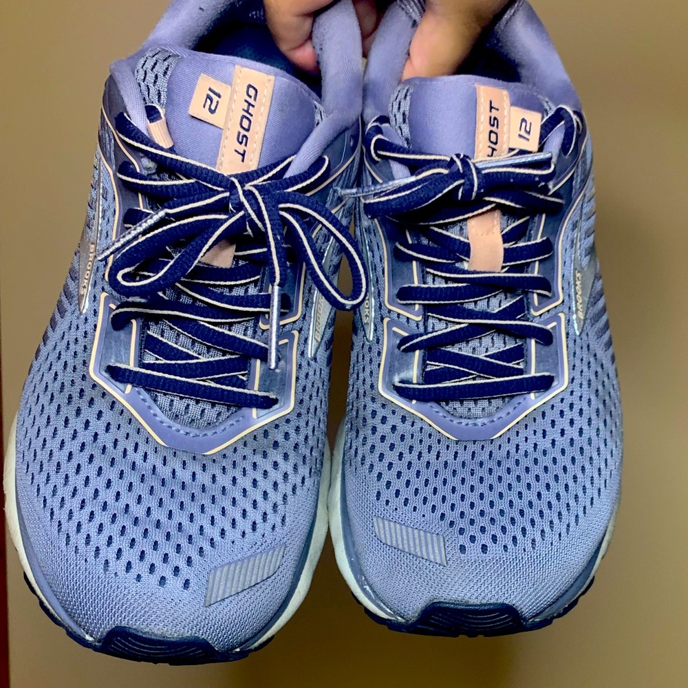 Brooks Ghost 12 running shoes light purple size 8.5 wide